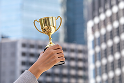 维多利亚老品牌VIC国际入选36氪WISE2024商业之王“年度全球化布局与市场拓展案例”